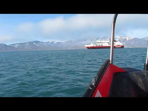 Approaching MS Fram at Eskimoneset